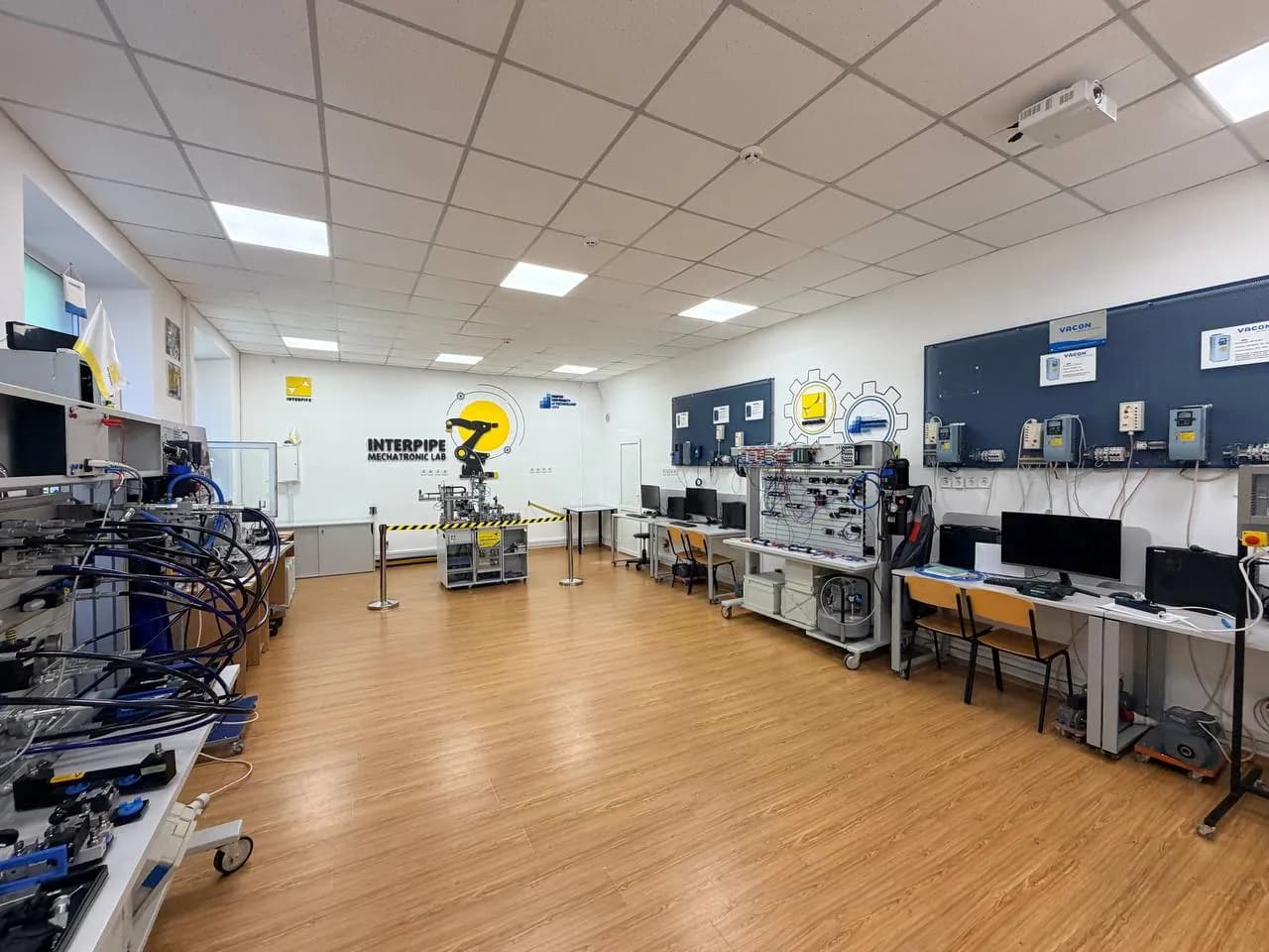 Лабораторія сервоприводів і систем керування рухом Interpipe Mechatronic Lab 2 (IML2)