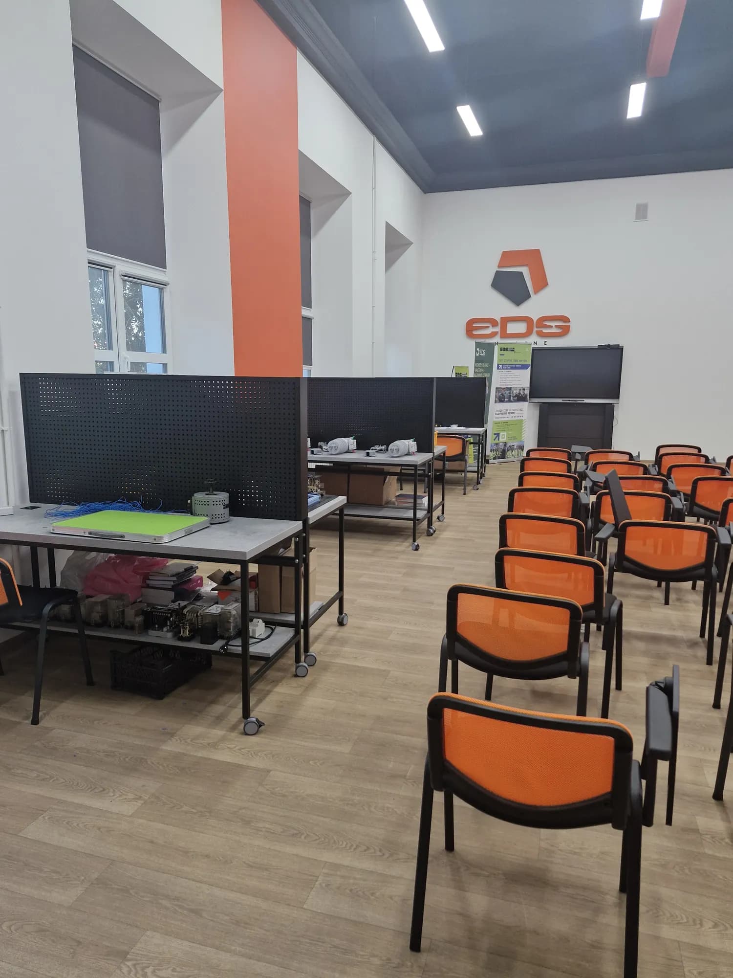 Інноваційна R&D платформа EDS